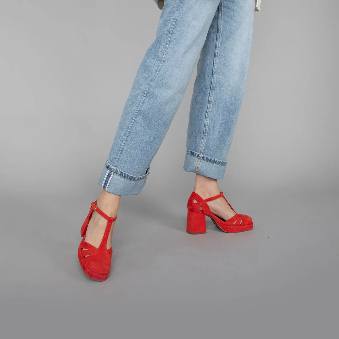 Chaza WIDE Red Suede