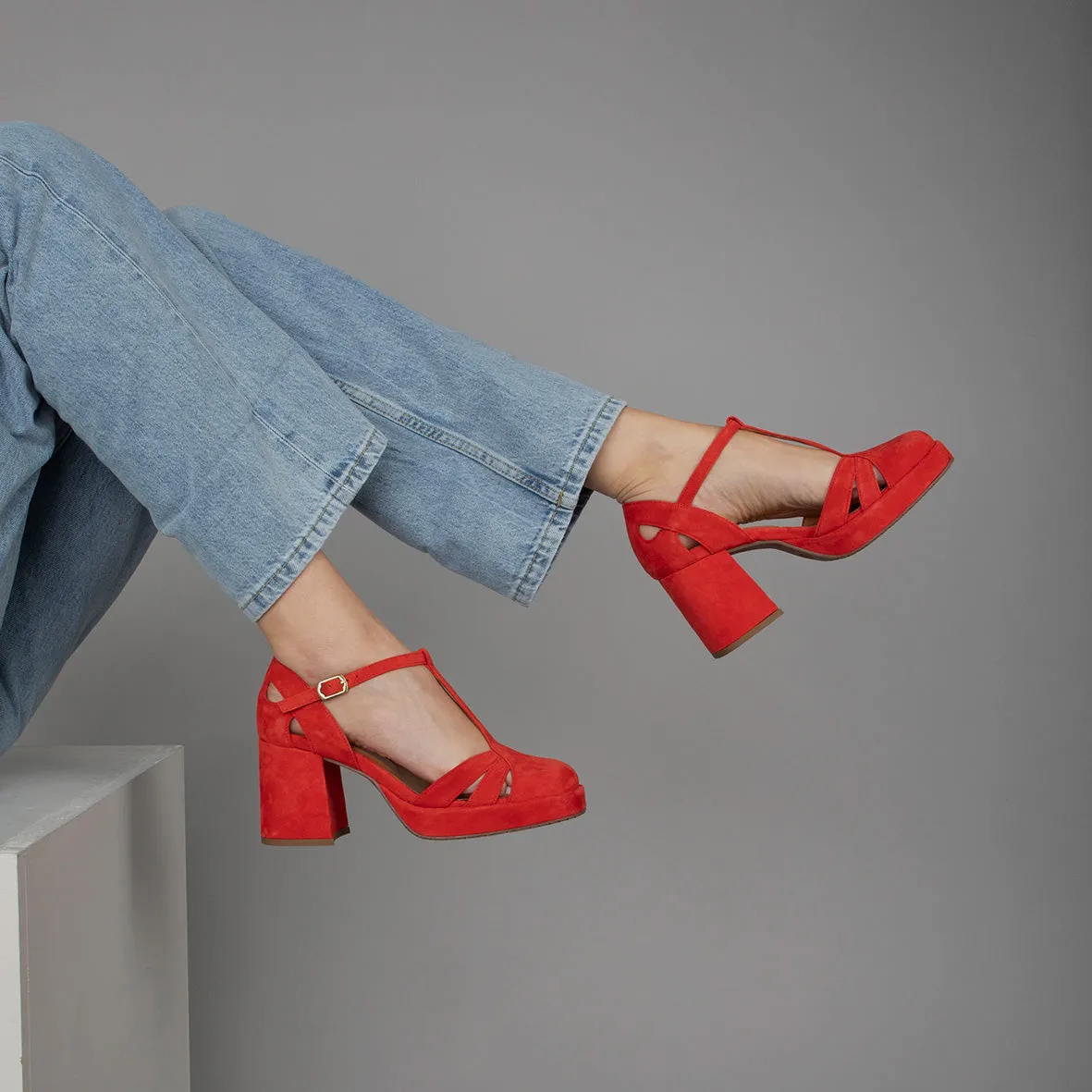 Chaza WIDE Red Suede