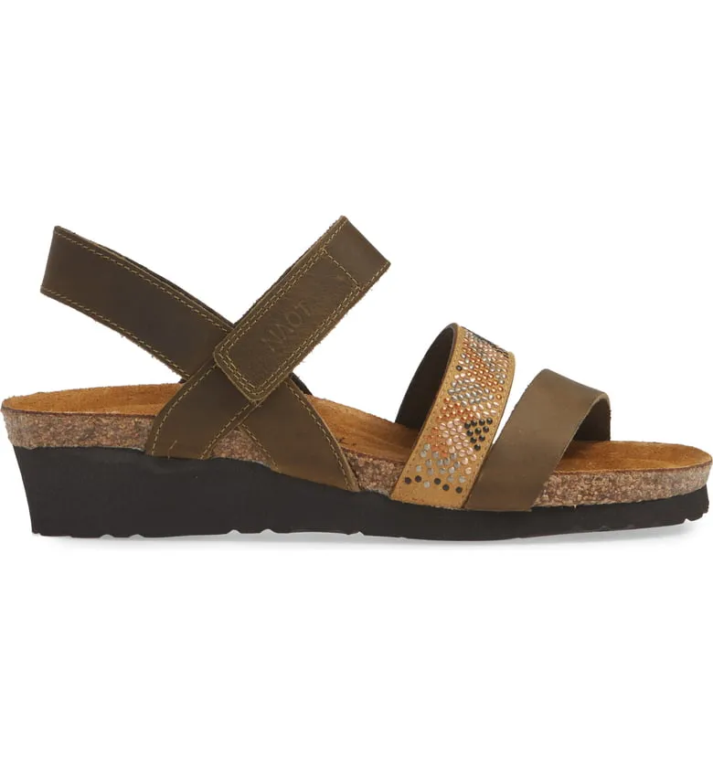 Naot Women's Gwyneth Sandals Vintage Pine Leather/Camel Combo