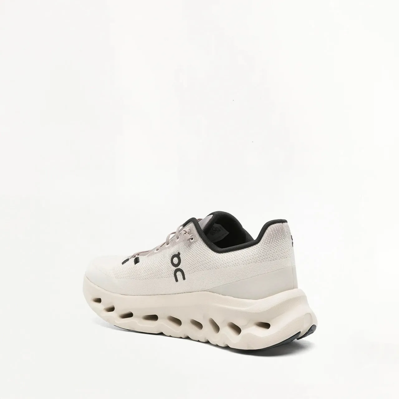 Sneakers On Running CloudTilt